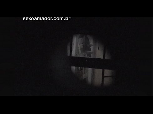 ❤️ Blondina este filmată în secret de un voyeur din cartier ascuns în spatele unor cărămizi goale at ro.libporno.ru ☑